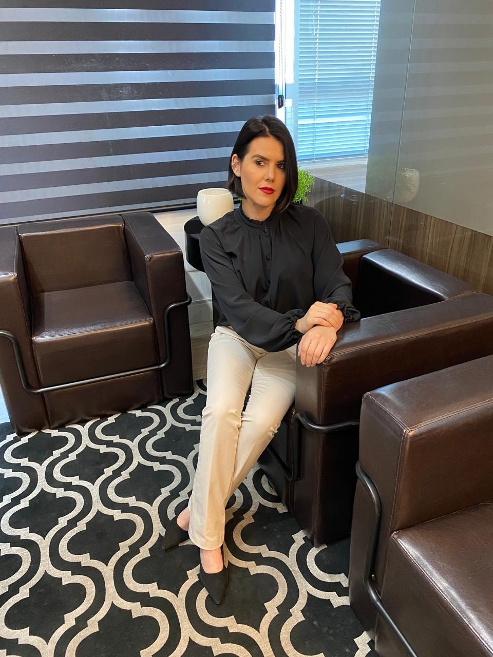 Claudiana de Melo em ambiente profissional